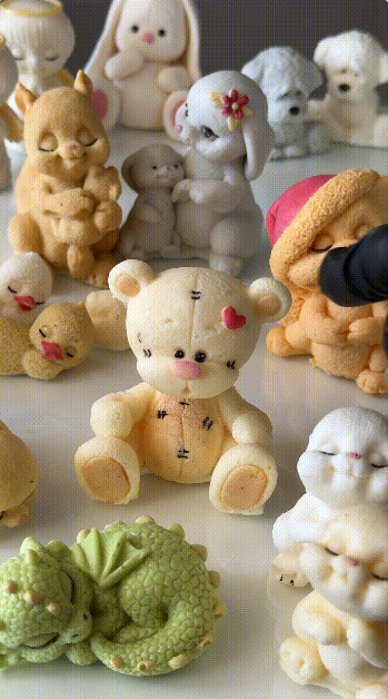 [Ольга Сикова] [Si_Fleur] Фигурки и декор из Птичьего молока, как альтернативная замена шоколаду (2024)