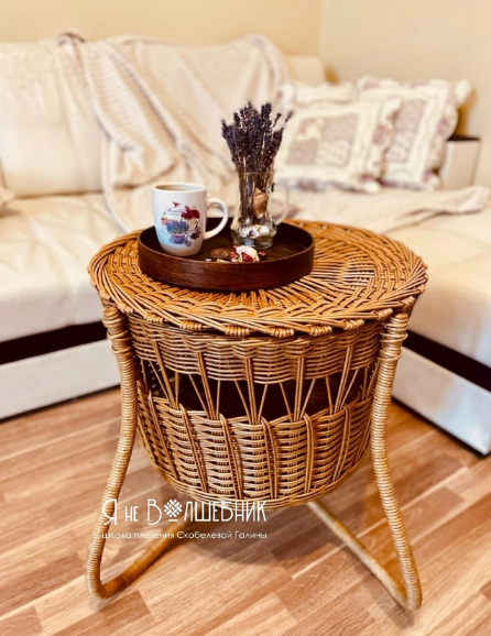 [Скобелева Галина] [Школа плетения Скобелевой Галины][Бумажная лоза] Интерьерный стол-корзина (2022)