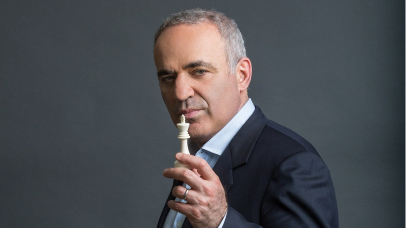 [Гарри Каспаров] [Masterclass] Гарри Каспаров преподает шахматы. С переводом (2025)